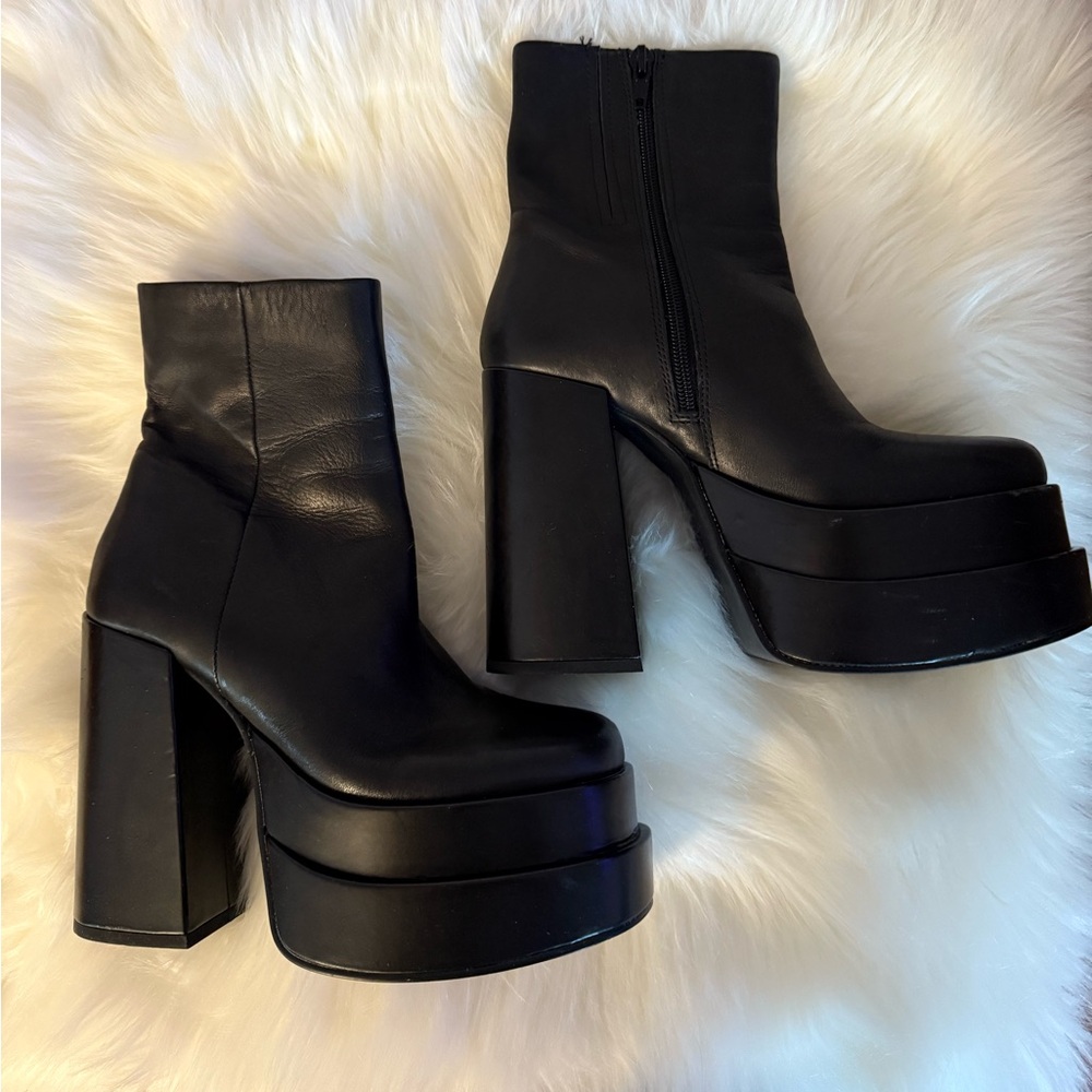 Steve Madden Cobra Boots